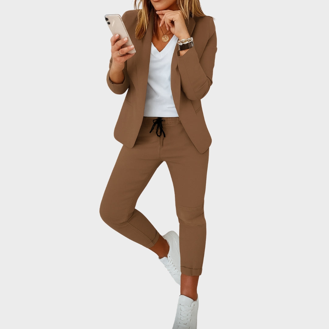 Ksenka – Sofisticirani Kostim