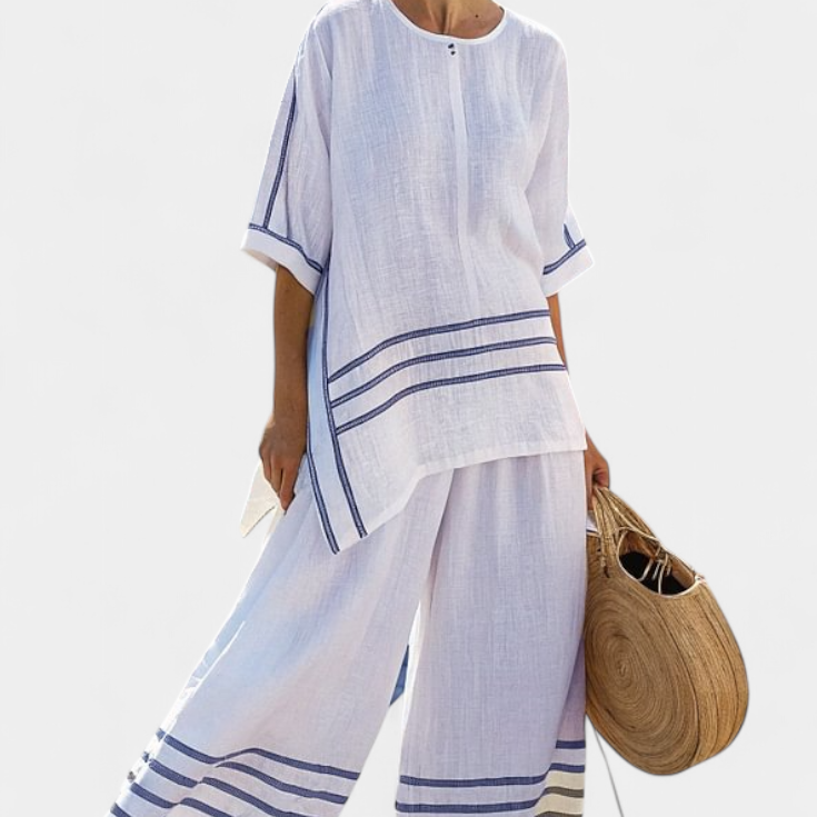 Salopeta s širokim prugama i asimetričnim rezom - moderno i udobno stil