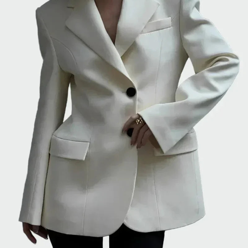 Sako s Impresivnom Linijom i Dugmadi