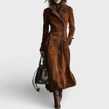 Dugi kaput s dvostrukim kopčanjem i reverima, od meke antilop kože s crnim detaljima