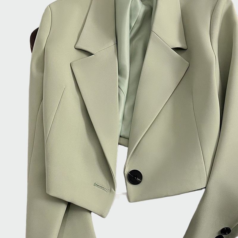 Sako u sofisticiranom kroju