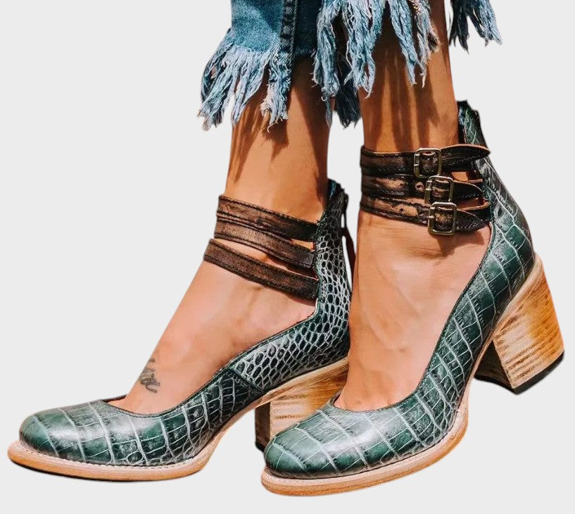 Yasemin | Visoke potpetice s kopčom