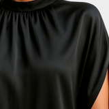 Ena Midi Haljina Bez Vremenskog Okvira s Okruglim Izrezom