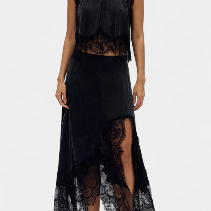 Nada Midi Suknja s Čipkastim Detaljima i Asimetričnom Porubom